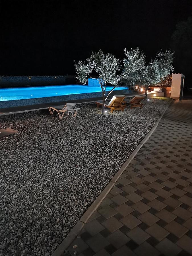 Jacuzi Cottage In The Olive Grove Pula Dış mekan fotoğraf